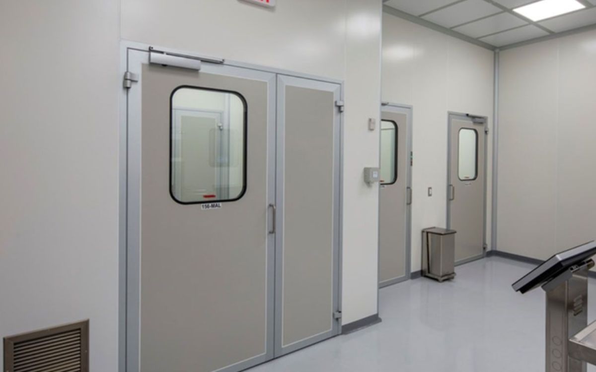 PU panel doors and applications in clean warehouses