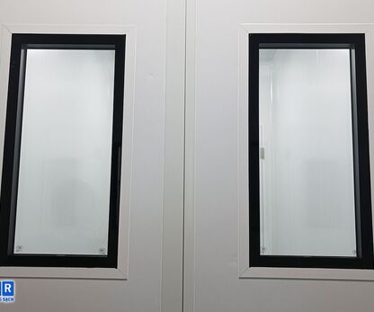Cửa Panel phòng sạch là gì? Phân loại, thông số kỹ thuật và hướng dẫn lựa chọn