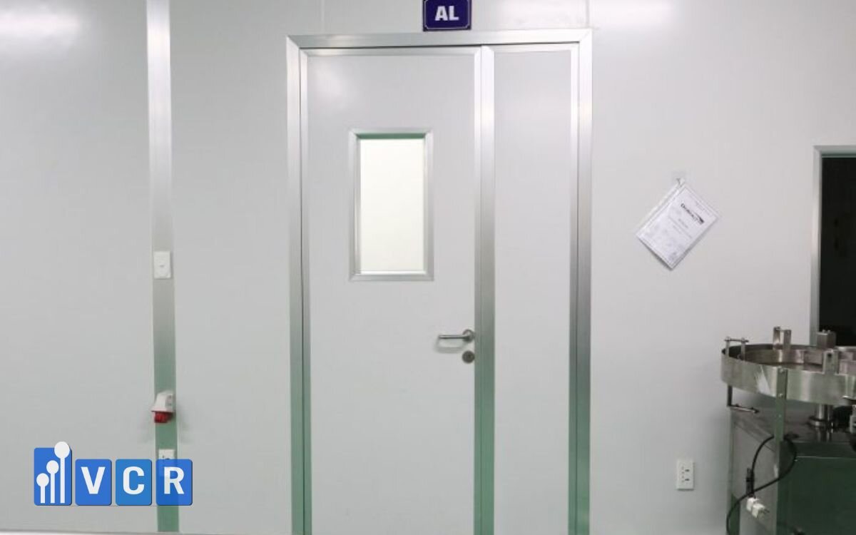 Lợi ích dài hạn của cửa tự động trong môi trường phòng sạch